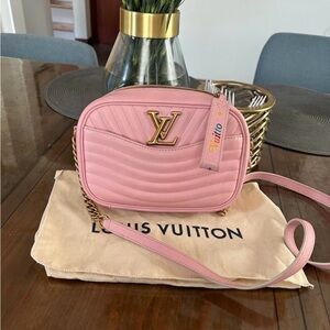 louis vuitton wave camera bag